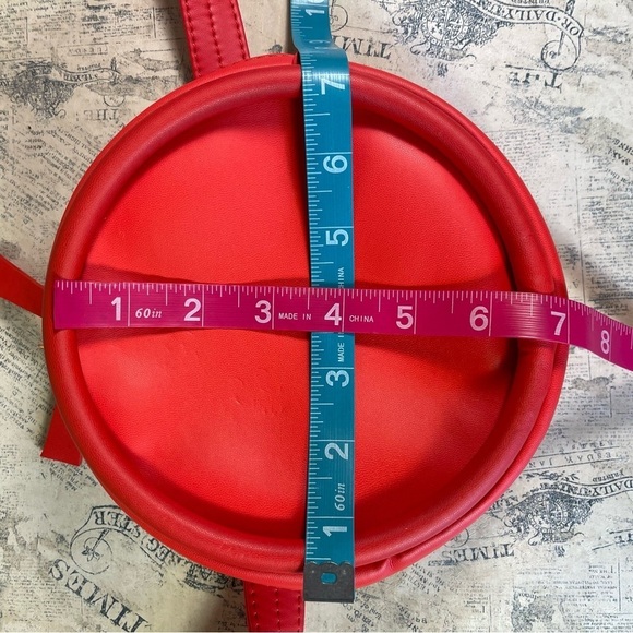 HOZEN Belt Bag in Rouge - sustainably crafted - Picture 10 of 11